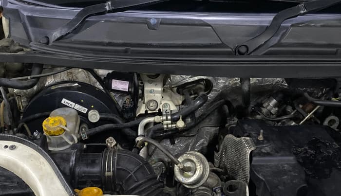 2015 Mahindra TUV300 T8, Diesel, Manual, 81,031 km, Engine View - Right