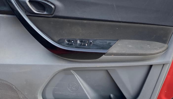 2018 Tata TIGOR XZ PETROL, CNG, Manual, 94,695 km, Driver Side Door Panels Control