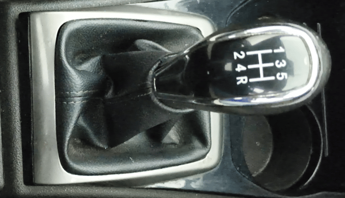 2015 Tata Zest XT PETROL, Petrol, Manual, 74,609 km, Gear Lever