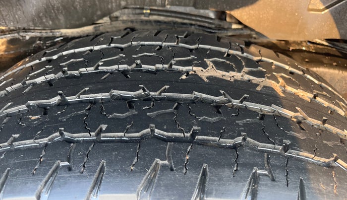 2023 Mahindra Thar LX D 4WD MT CONVERTIBLE, Diesel, Manual, 73,108 km, Right Rear Tyre Tread