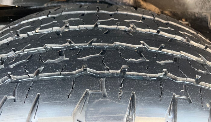 2023 Mahindra Thar LX D 4WD MT CONVERTIBLE, Diesel, Manual, 73,108 km, Left Rear Tyre Tread