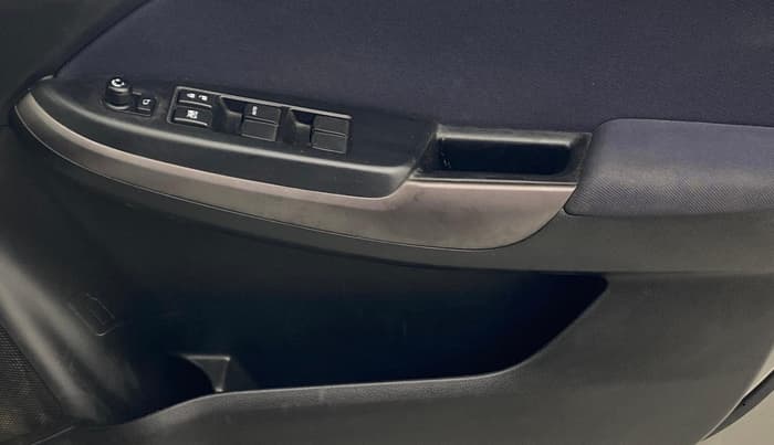 2020 Maruti Baleno DELTA PETROL 1.2, Petrol, Manual, 81,076 km, Driver Side Door Panels Control