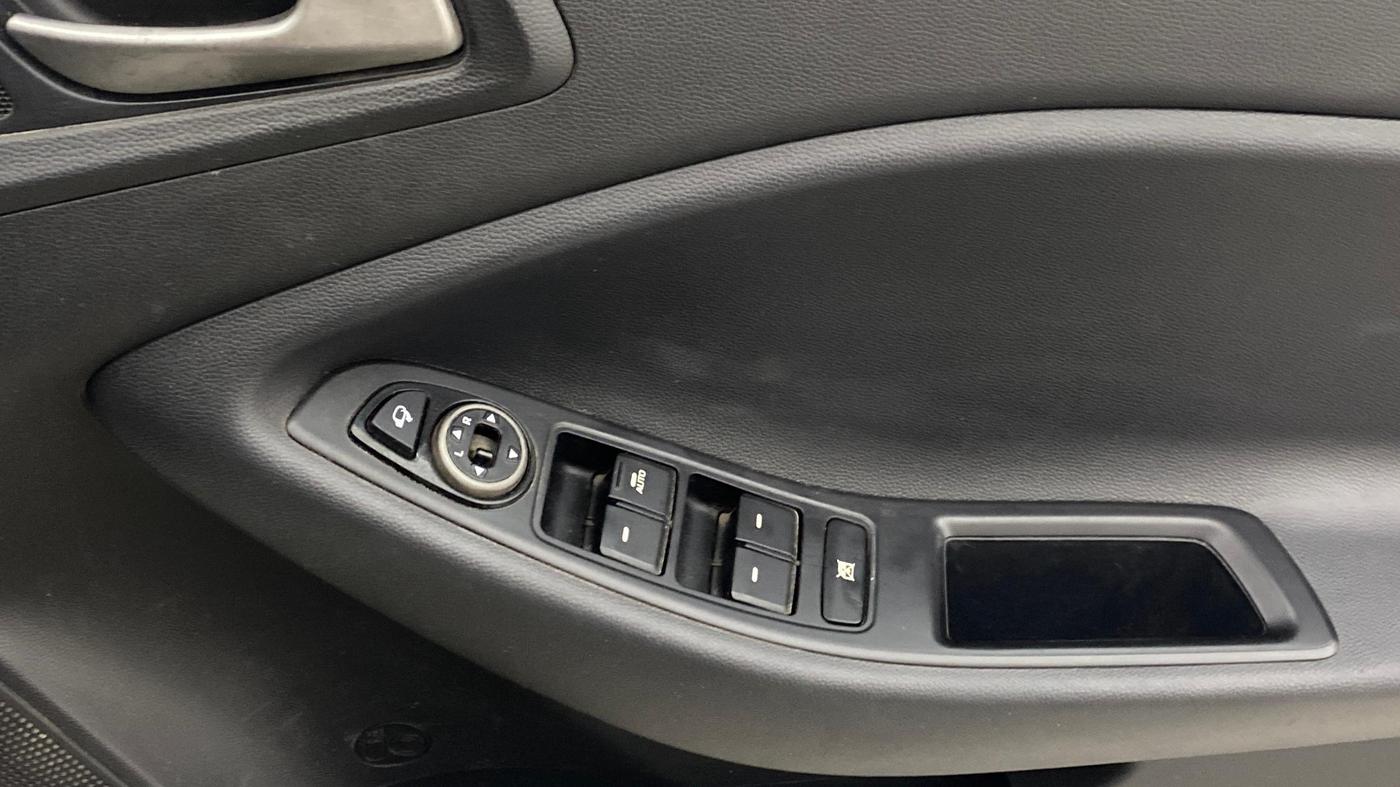 2018 Hyundai i20 Active 1.2 S, Petrol, Manual, 68,633 km, Driver Side Door Panels Control
