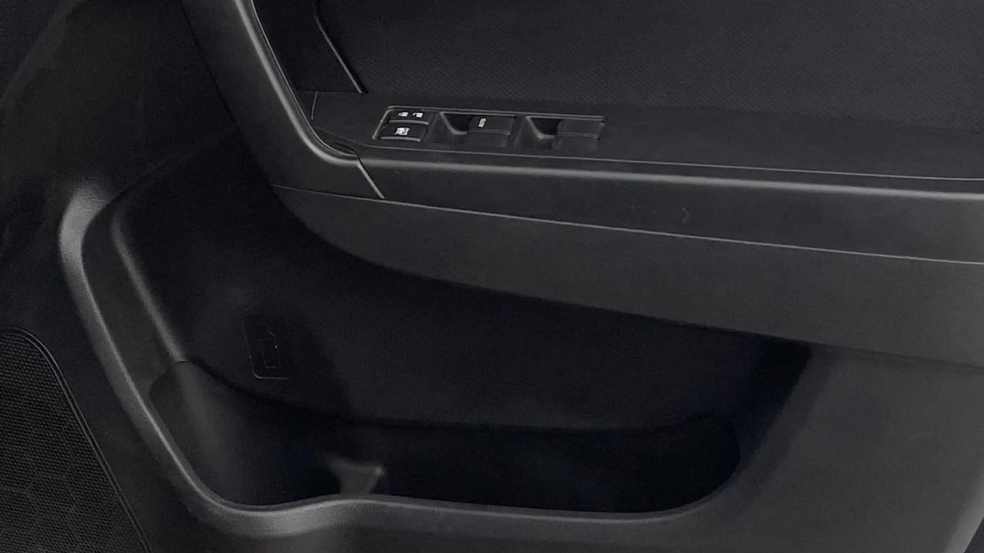 2021 Maruti Vitara Brezza LXI, Petrol, Manual, 26,045 km, Driver Side Door Panels Control