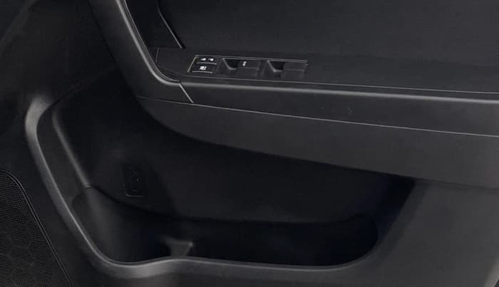 2021 Maruti Vitara Brezza LXI, Petrol, Manual, 26,045 km, Driver Side Door Panels Control