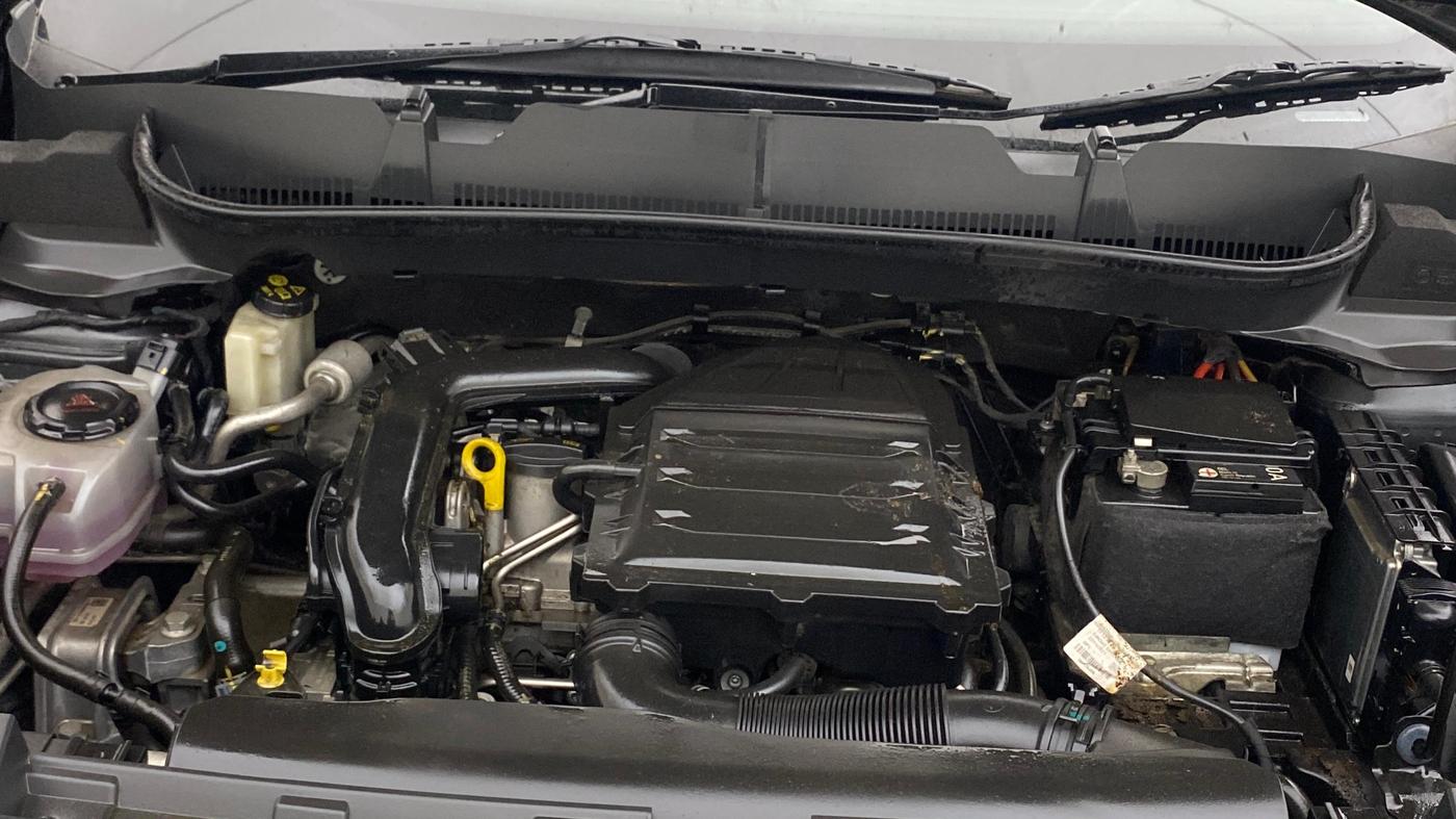 2022 Volkswagen TAIGUN COMFORTLINE 1.0 TSI MT, Petrol, Manual, 26,608 km, Engine View