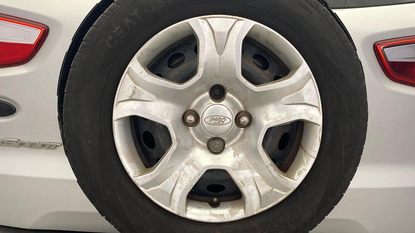2014 Ford Ecosport TREND 1.5L PETROL, Petrol, Manual, 1,42,462 km, Spare Tyre