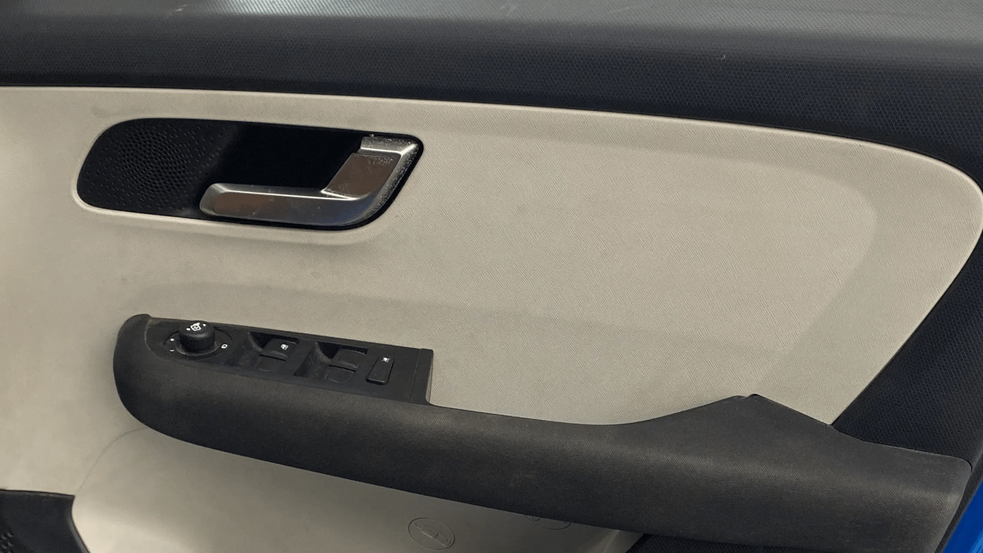 2021 Tata ALTROZ XZ PETROL, Petrol, Manual, 26,606 km, Driver Side Door Panels Control