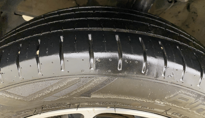 2020 Maruti Baleno ZETA PETROL 1.2, Petrol, Manual, 47,100 km, Right Front Tyre Tread