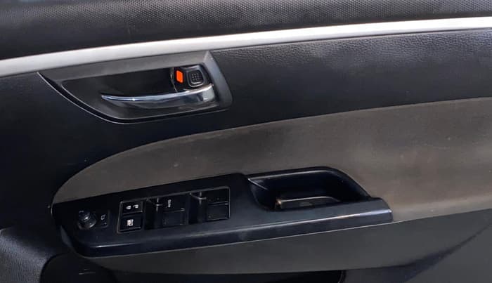2016 Maruti Swift VXI, Petrol, Manual, 52,632 km, Driver Side Door Panels Control
