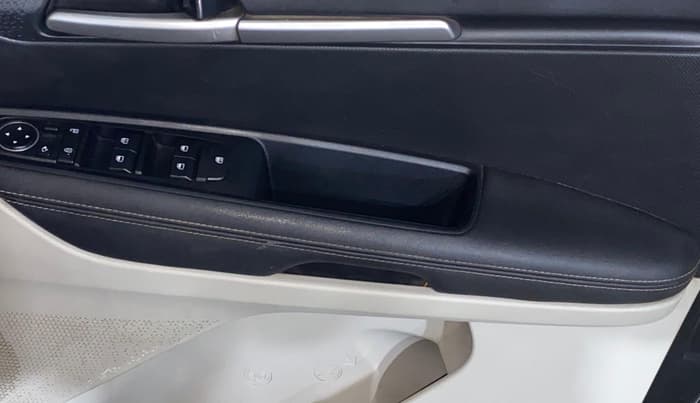 2022 KIA SONET HTX 1.0 IMT, Petrol, Manual, 36,203 km, Driver Side Door Panels Control
