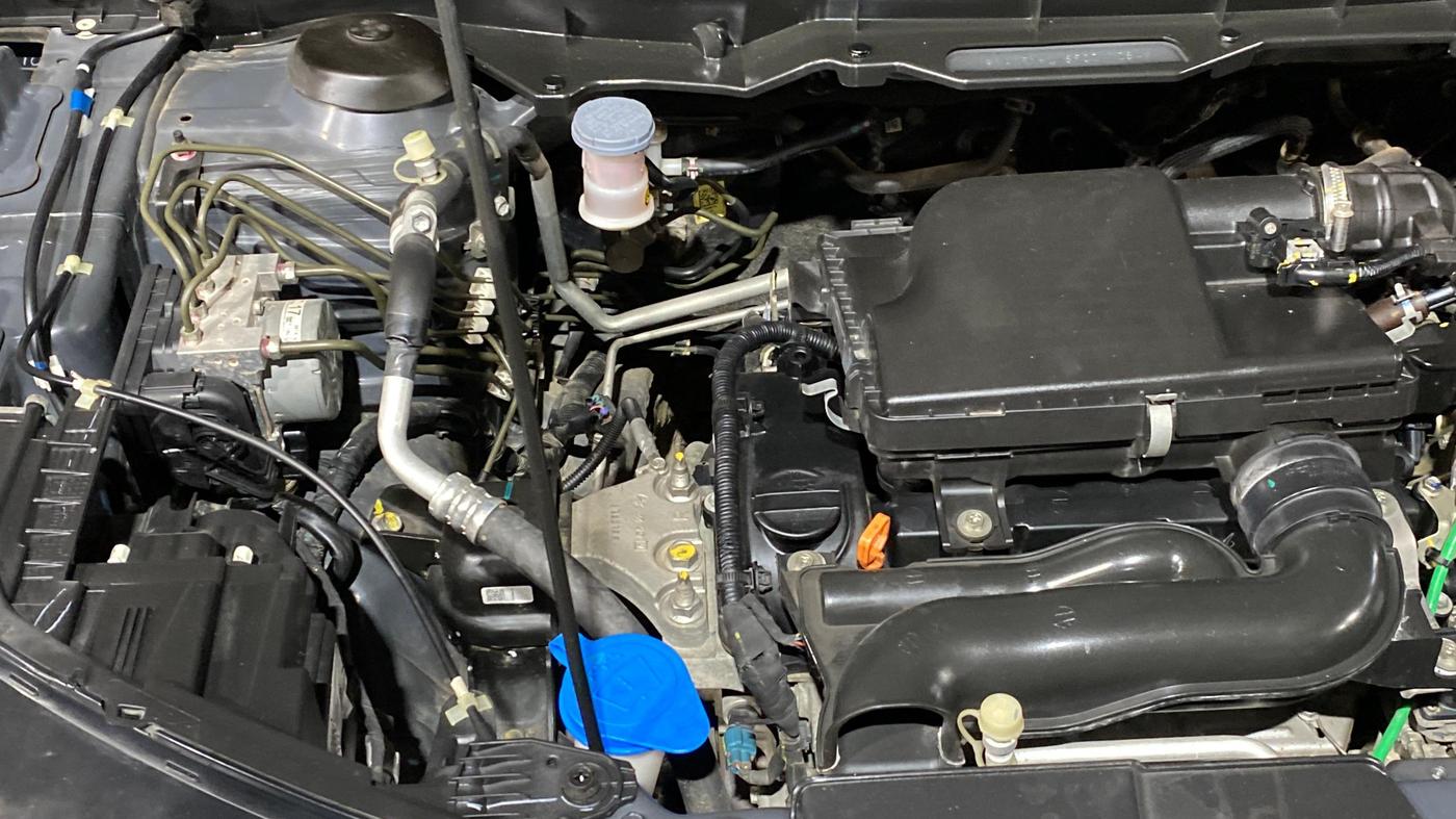 2023 Maruti BREZZA ZXI + SMART HYBRID, Petrol, Manual, 14,576 km, Engine View - Right