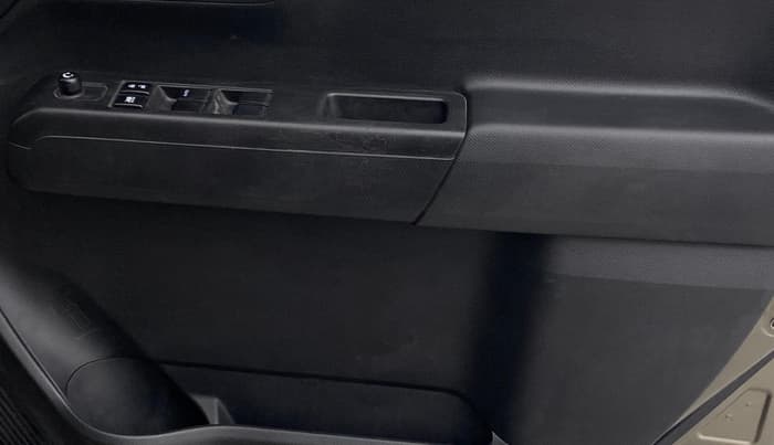 2020 Maruti New Wagon-R VXI (O) 1.2, Petrol, Manual, 34,079 km, Driver Side Door Panels Control