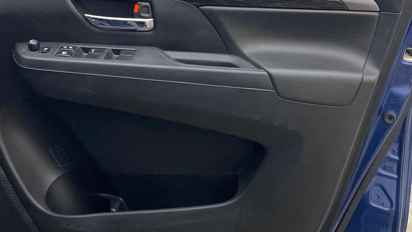 2021 Maruti XL6 ALPHA AT, Petrol, Automatic, 64,608 km, Driver Side Door Panels Control