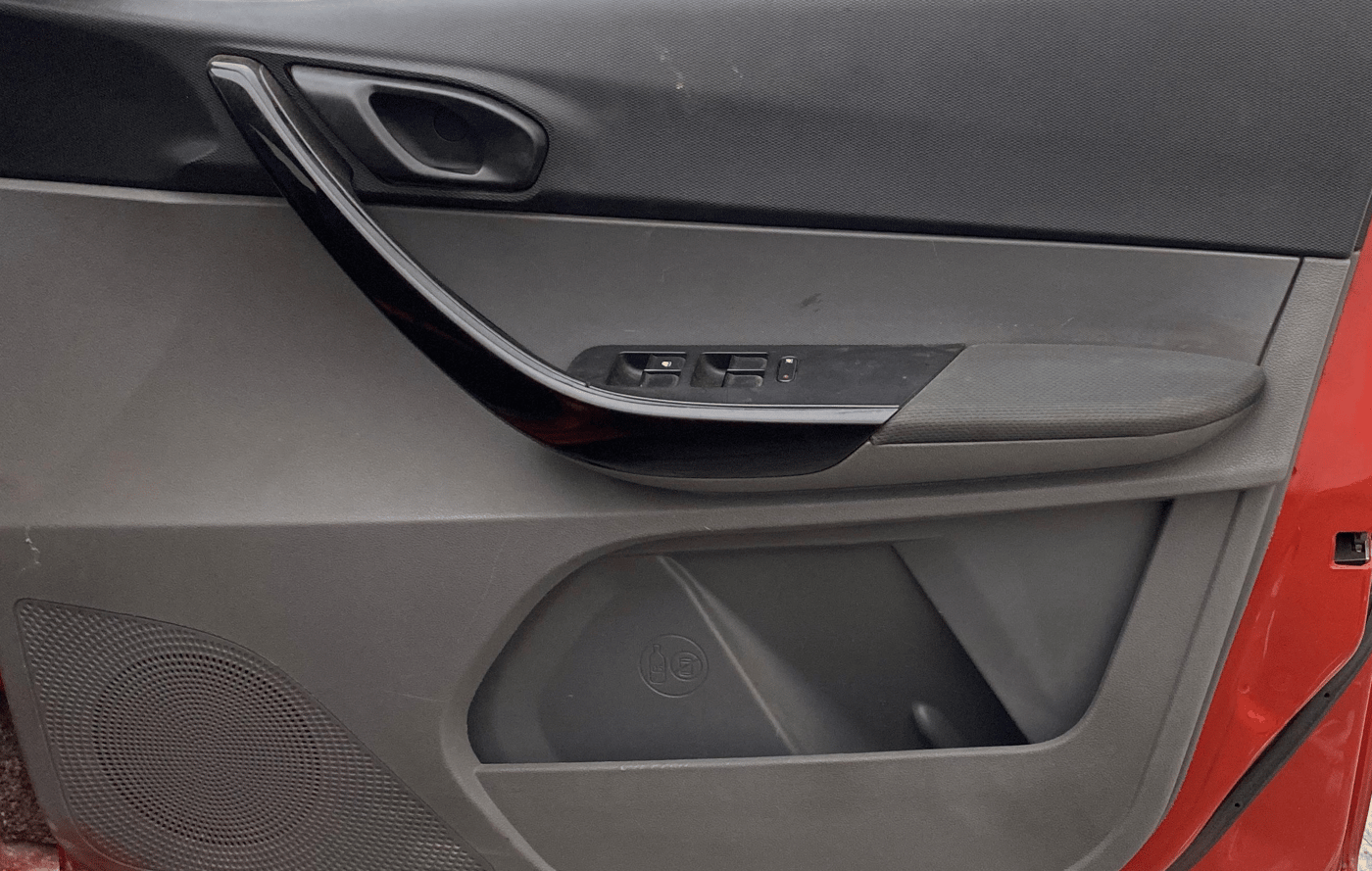 2017 Tata TIGOR XTA PETROL, Petrol, Automatic, 61,675 km, Driver Side Door Panels Control