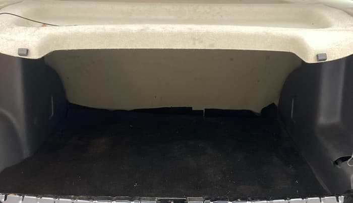 2014 Renault Duster RXL PETROL, Petrol, Manual, 38,093 km, Boot Inside