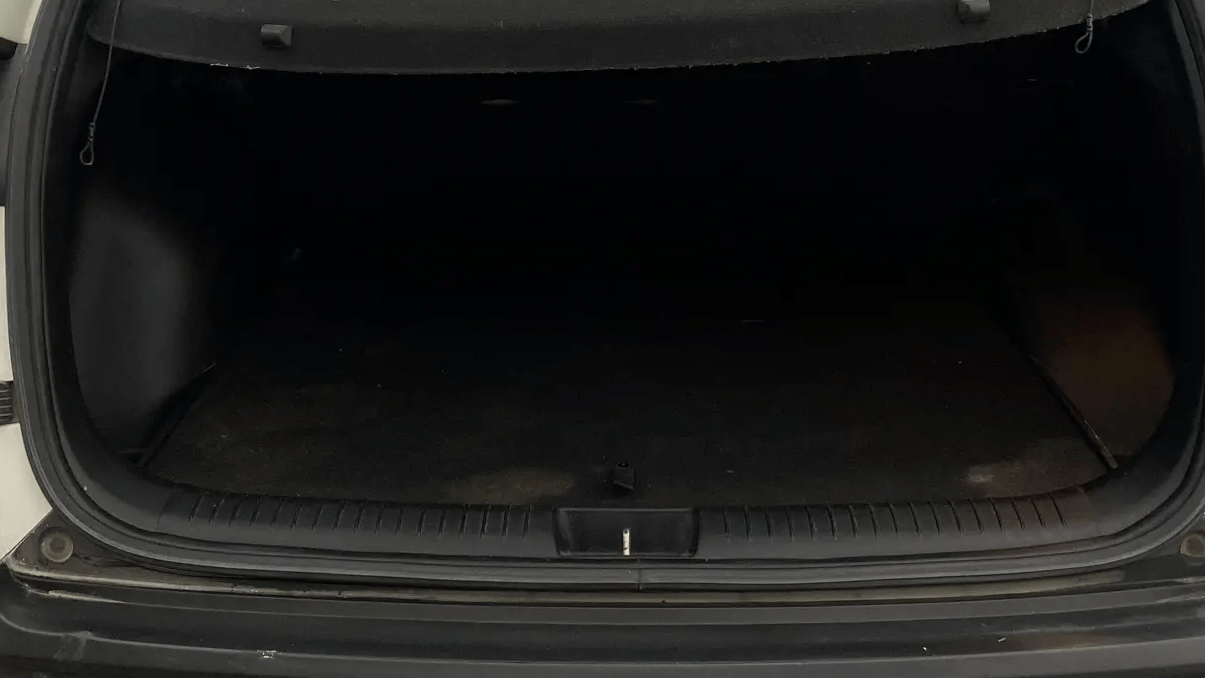 2019 Hyundai Creta SX SPORTS EDITION 1.6 PETROL DUAL TONE, Petrol, Manual, 35,189 km, Boot Inside