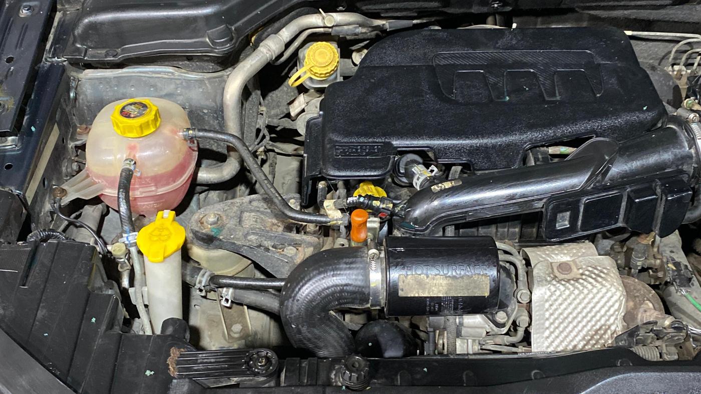 2021 Mahindra XUV300 W8 (O) 1.2 PETROL, Petrol, Manual, 93,933 km, Engine View - Right