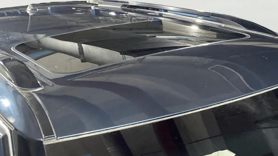 2021 Mahindra XUV300 W8 (O) 1.2 PETROL, Petrol, Manual, 93,933 km, Moonroof/ Sunroof