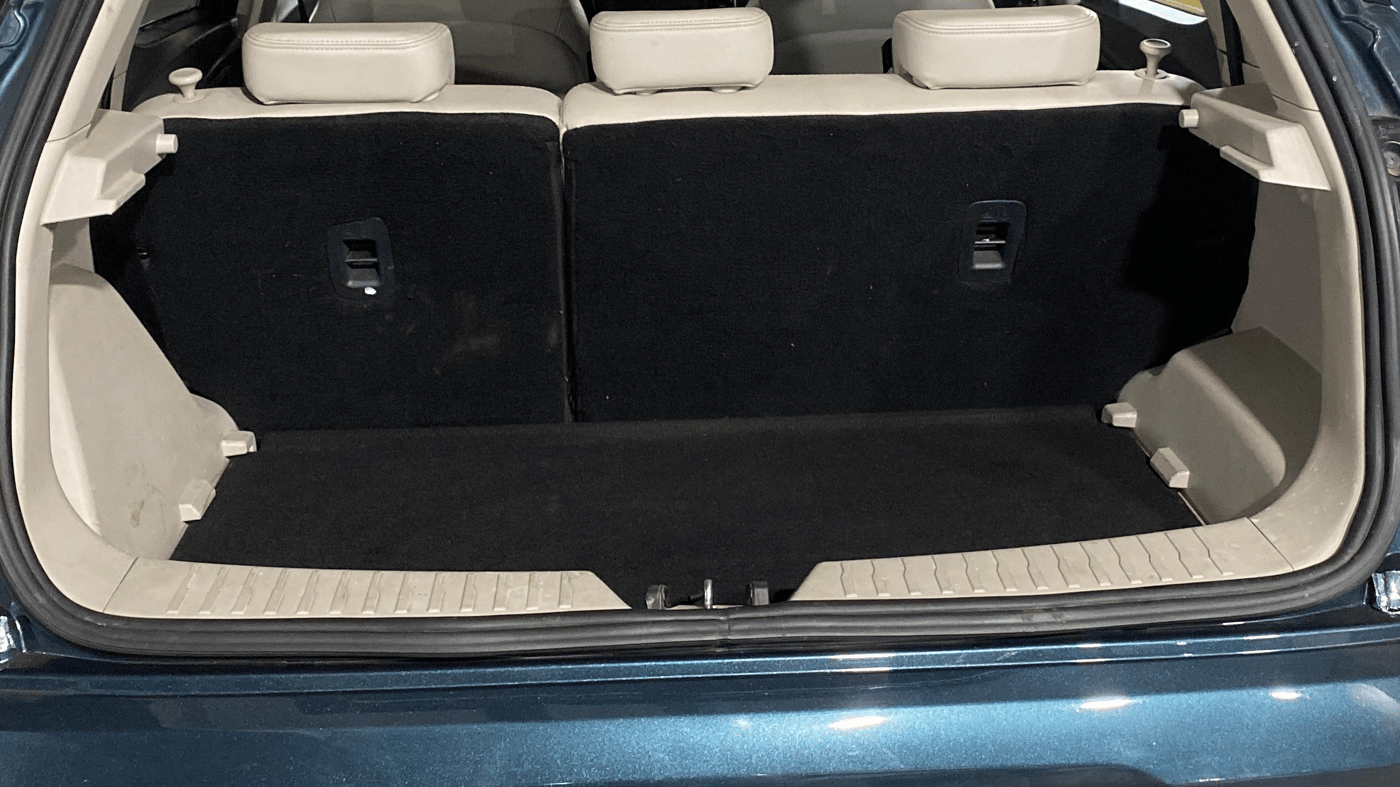 2021 Mahindra XUV300 W8 (O) 1.2 PETROL, Petrol, Manual, 93,933 km, Boot Inside