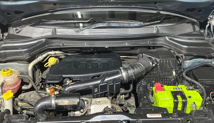 2021 Mahindra XUV300 W8 (O) 1.2 PETROL, Petrol, Manual, 93,983 km, Engine View