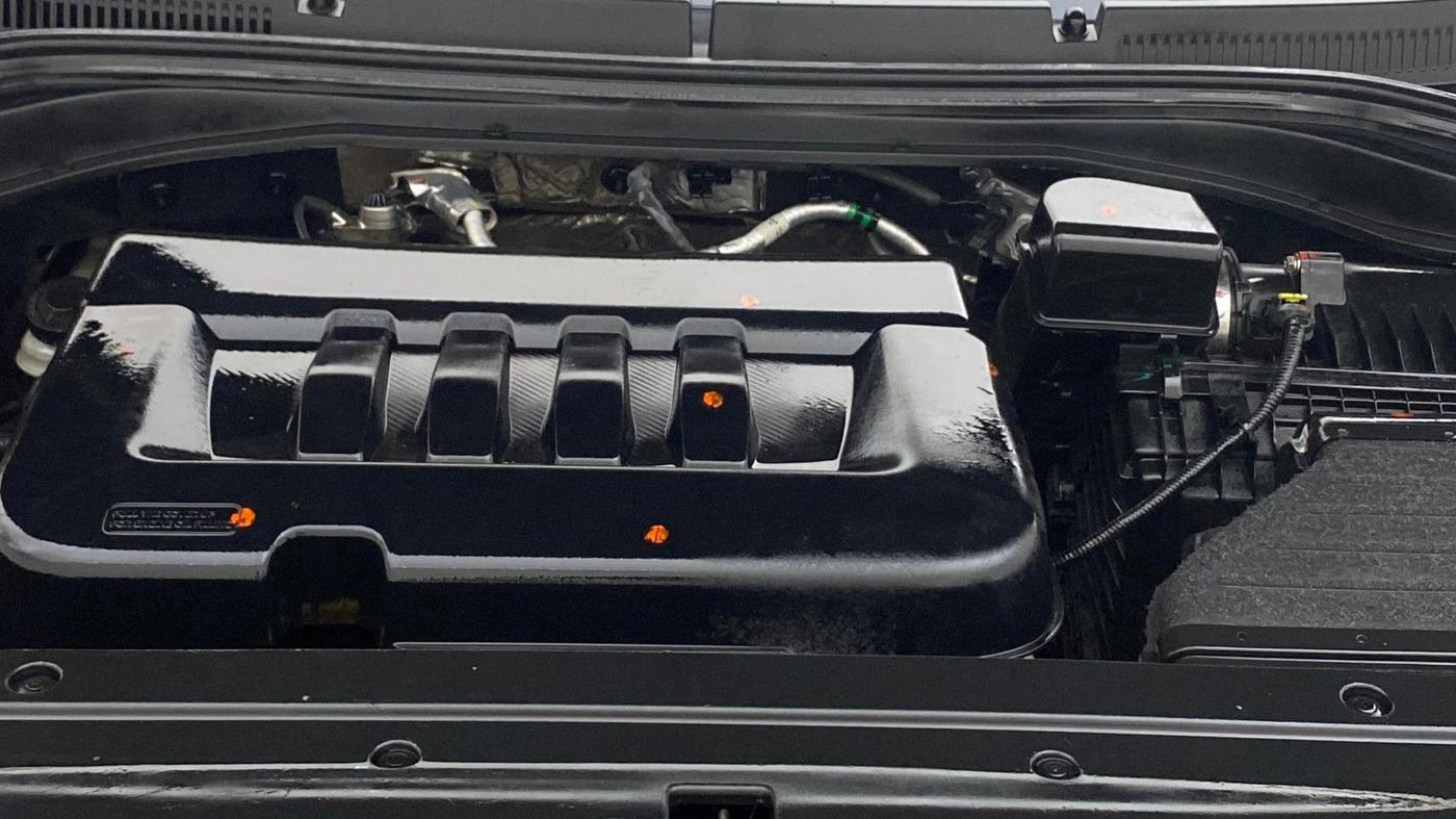 2023 Mahindra XUV700 AX 5 D AT 7 STR, Diesel, Automatic, 40,486 km, Engine View