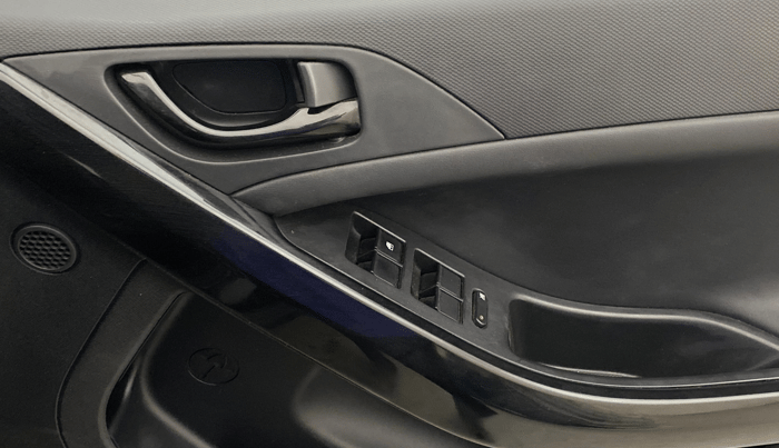 2022 Tata NEXON XZA PLUS PETROL DARK EDITION, Petrol, Automatic, 62,203 km, Driver Side Door Panels Control