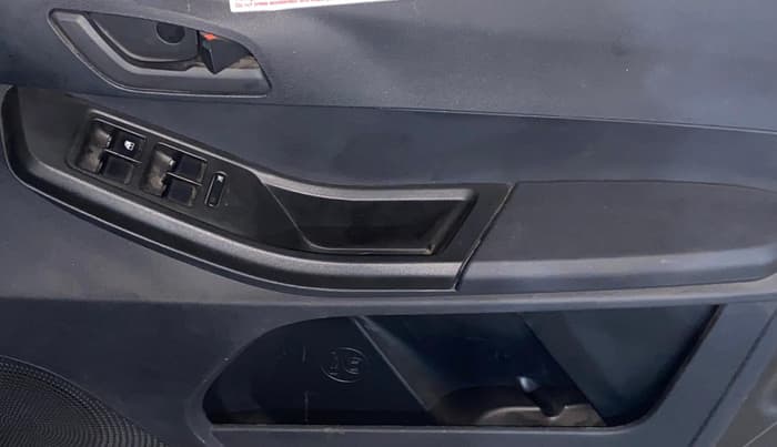 2025 Tata TIAGO NRG XZ AMT, Petrol, Automatic, 4,271 km, Driver Side Door Panels Control