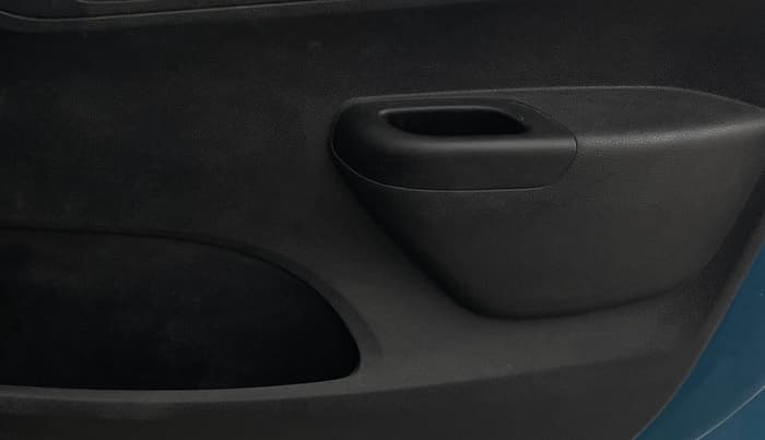 2021 Renault Kwid RXT 1.0 AMT (O), Petrol, Automatic, 48,626 km, Driver Side Door Panels Control