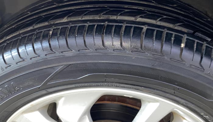 2020 Honda Amaze 1.2L I-VTEC VX CVT, Petrol, Automatic, 38,178 km, Left Front Tyre Tread