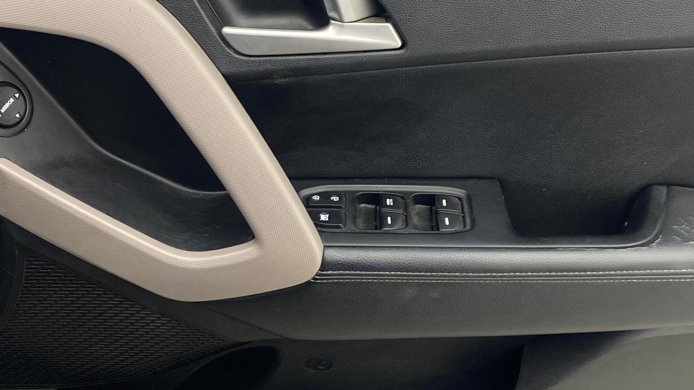2018 Hyundai Creta SX (O) 1.6 PETROL, Petrol, Manual, 90,709 km, Driver Side Door Panels Control