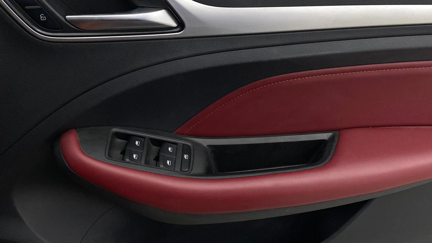 2021 MG ASTOR SAVVY 1.3 TURBO AT S RED, Petrol, Automatic, 27,023 km, Driver Side Door Panels Control