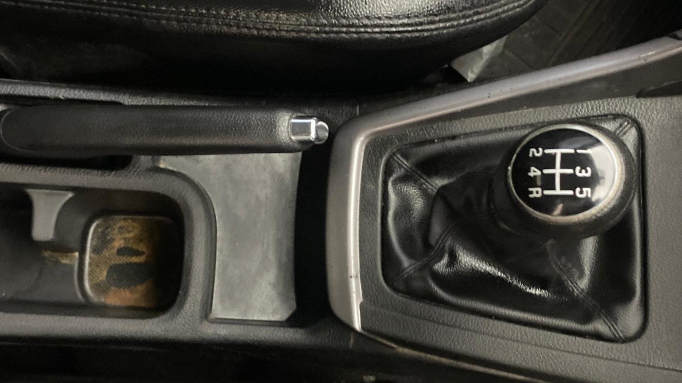 2023 Maruti BREZZA VXI SMART HYBRID, Petrol, Manual, 73,166 km, Gear Lever