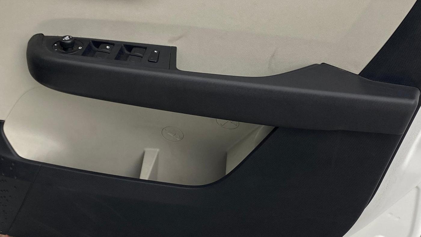 2023 Tata ALTROZ XM PLUS PETROL, Petrol, Manual, 8,809 km, Driver Side Door Panels Control