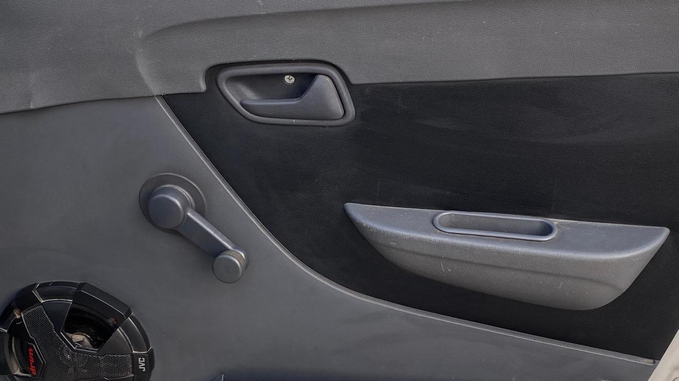 2013 Maruti Alto LX, Petrol, Manual, 55,054 km, Driver Side Door Panels Control