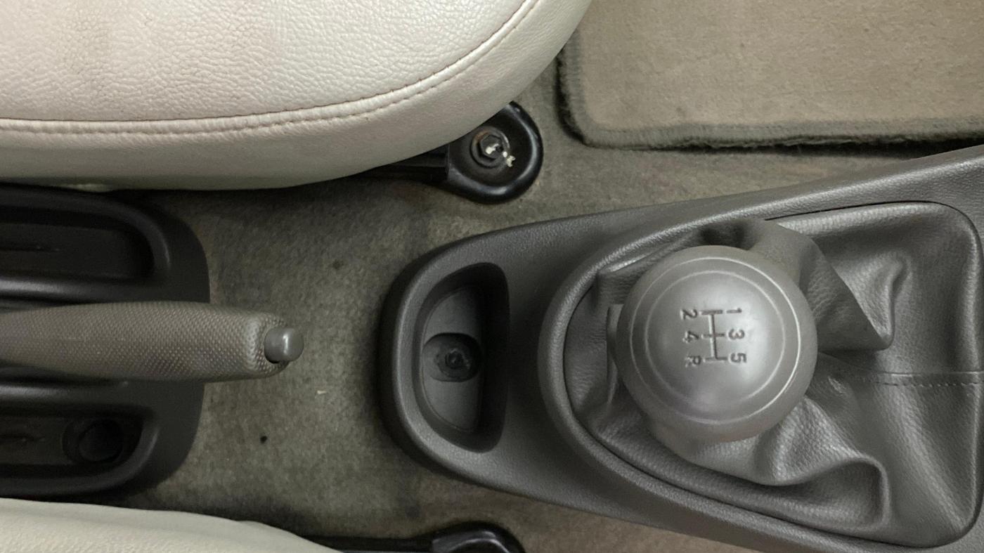 2015 Toyota Etios G, Petrol, Manual, 69,861 km, Gear Lever