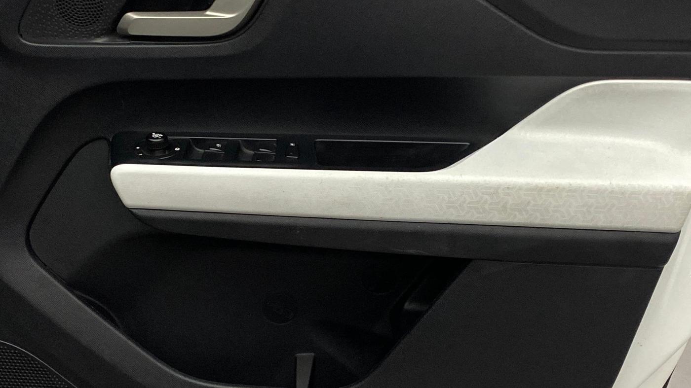 2024 Tata PUNCH  Creative MT Sunroof , Petrol, Manual, 15,446 km, Driver Side Door Panels Control