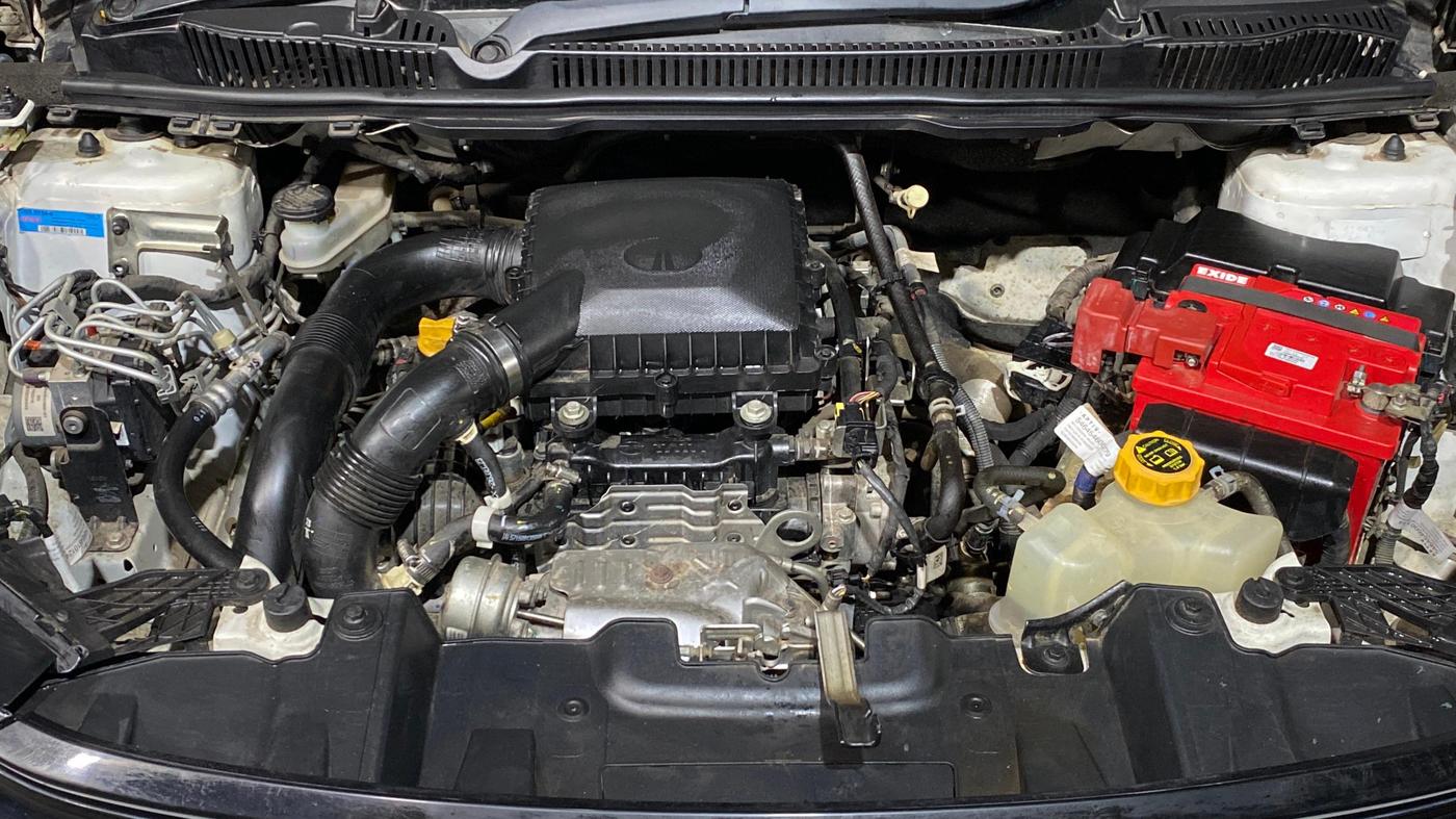 2024 Tata NEXON FEARLESS + S P MT, Petrol, Manual, 8,307 km, Engine View