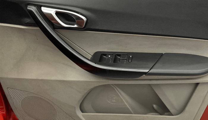 2018 Tata Tiago XZ PETROL, Petrol, Manual, 65,737 km, Driver Side Door Panels Control