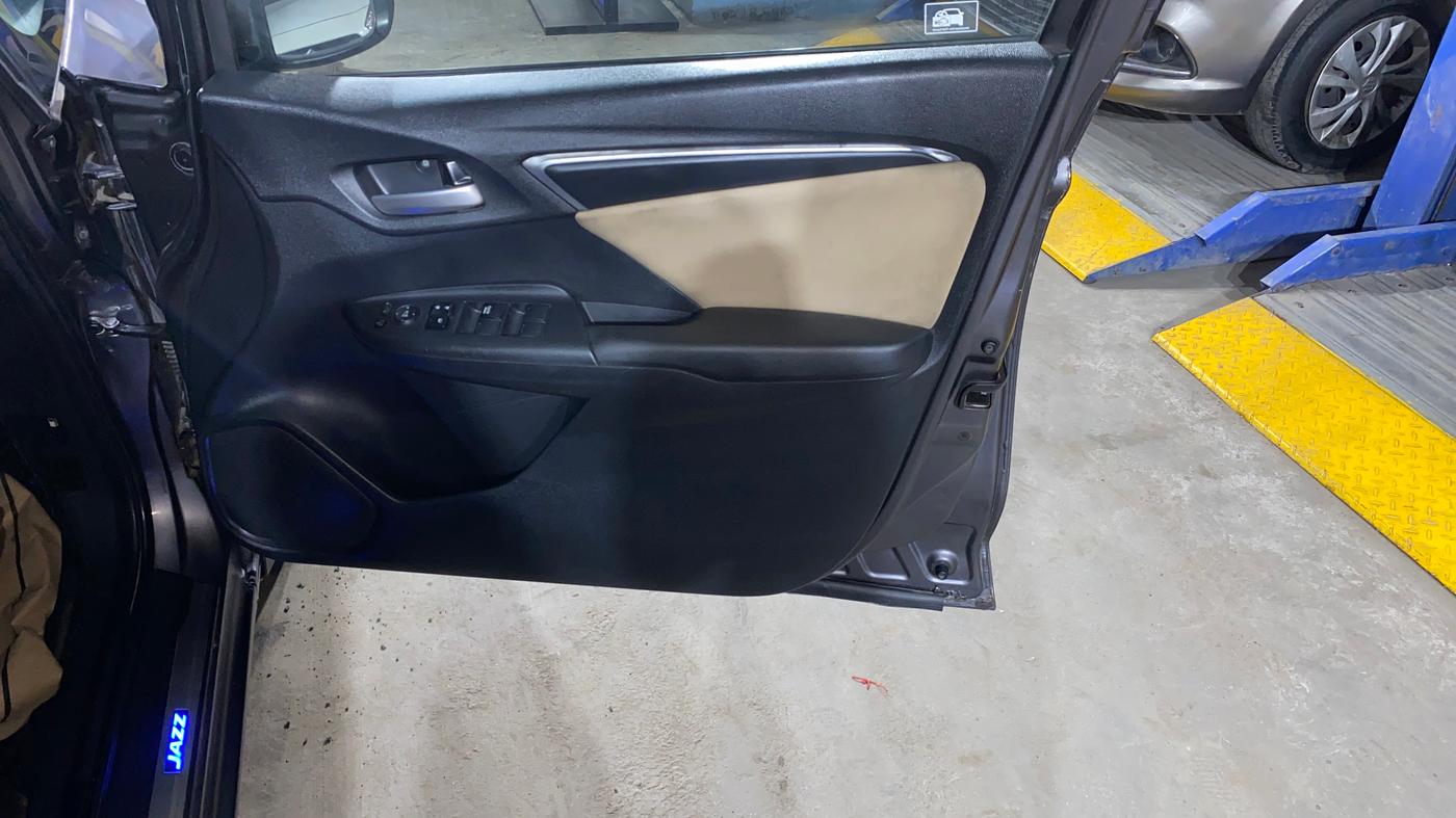 2018 Honda Jazz 1.2L I-VTEC VX, Petrol, Manual, 46,317 km, Driver Side Door Panels Control