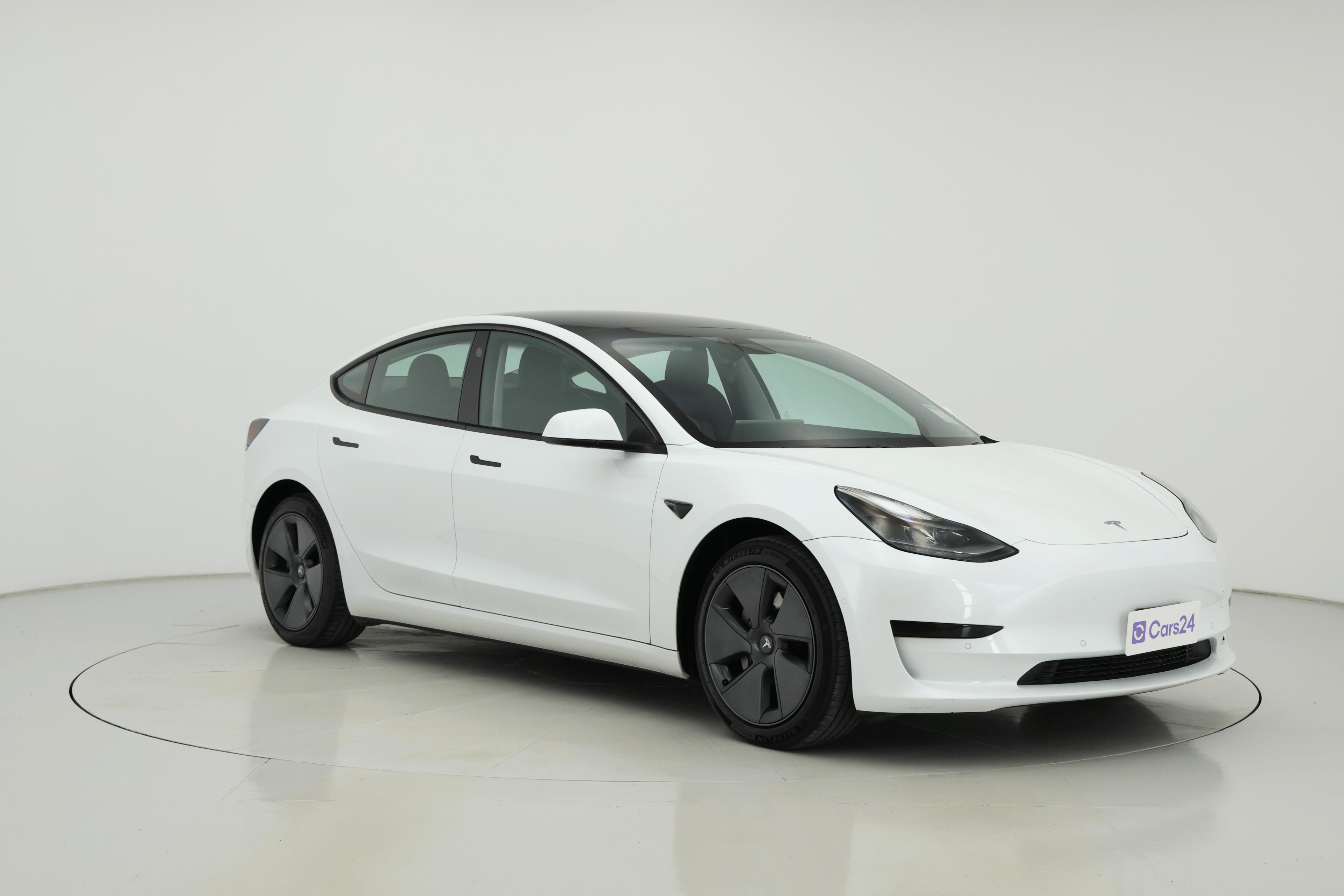 Tesla Model 3 image