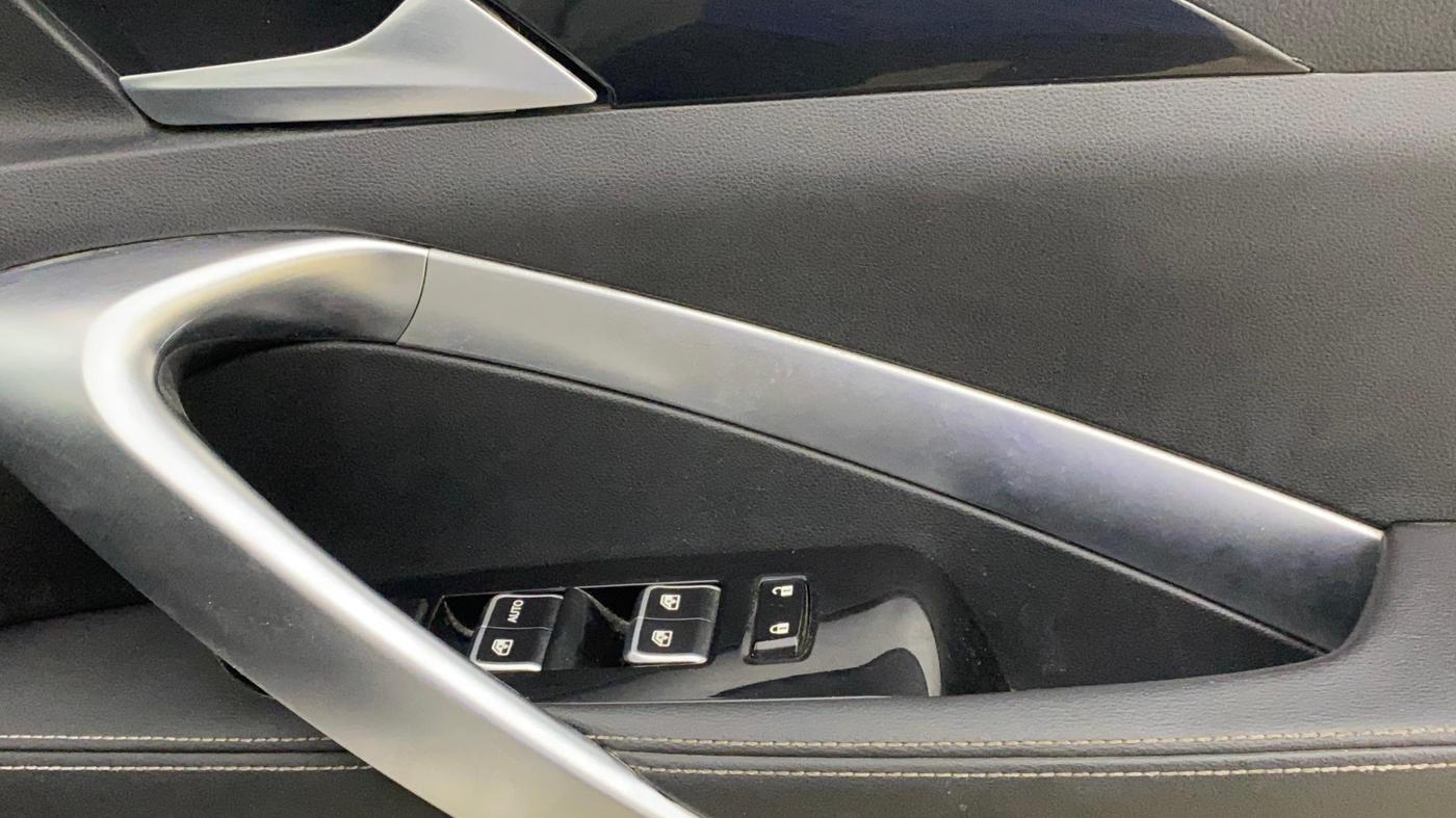 2020 MG HECTOR SHARP 1.5 DCT PETROL, Petrol, Automatic, 47,007 km, Driver Side Door Panels Control