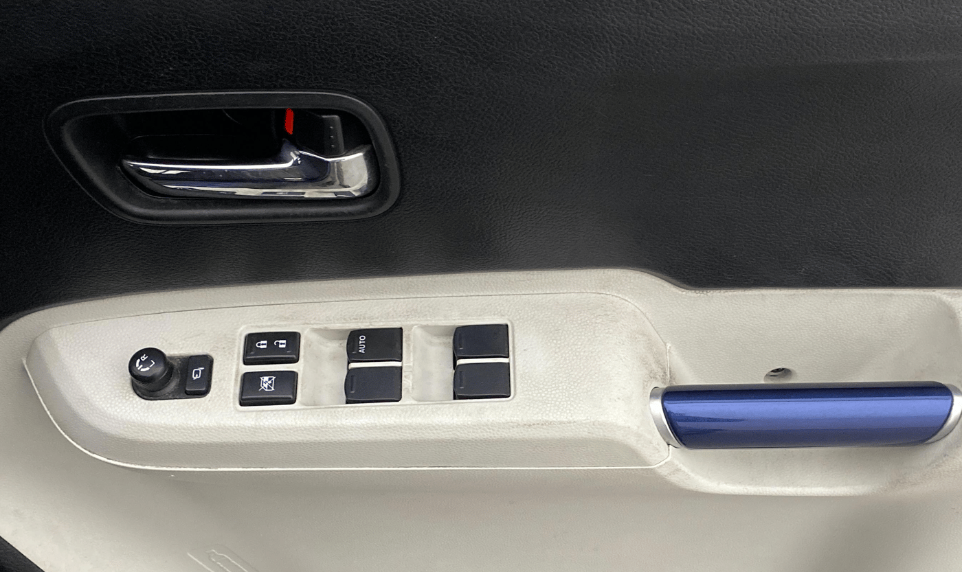 2020 Maruti IGNIS ALPHA 1.2 AMT, Petrol, Automatic, 53,217 km, Driver Side Door Panels Control