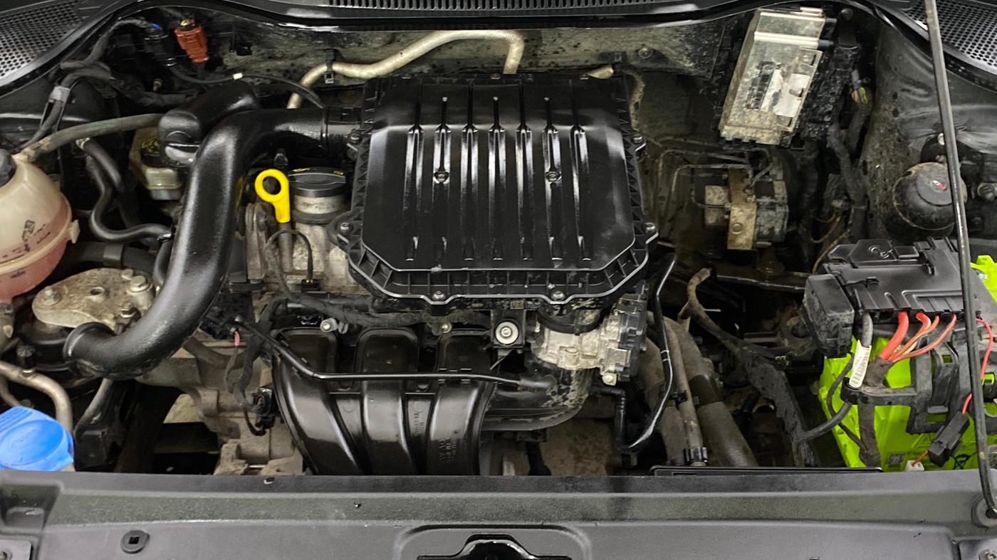 2018 Volkswagen Polo TRENDLINE 1.0L, Petrol, Manual, 63,035 km, Engine View