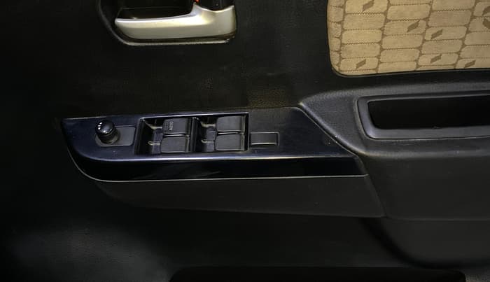 2017 Maruti Wagon R 1.0 VXI AMT, Petrol, Automatic, 47,347 km, Driver Side Door Panels Control