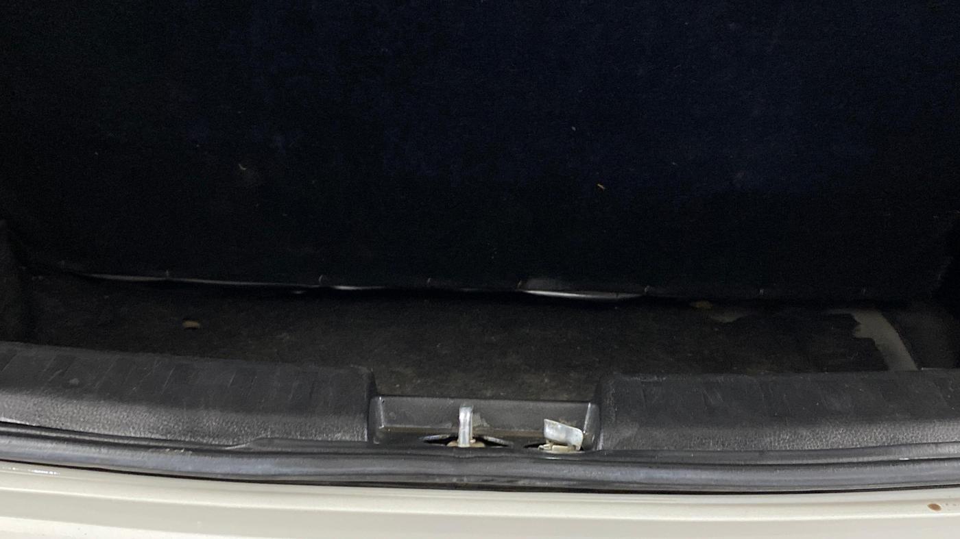 2014 Maruti Swift VXI, Petrol, Manual, 33,948 km, Boot Inside
