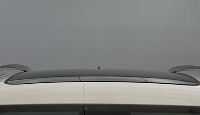 2025 MG ASTOR Select 1.5 MT (Ivory), Petrol, Manual, 4,896 km, Moonroof/ Sunroof