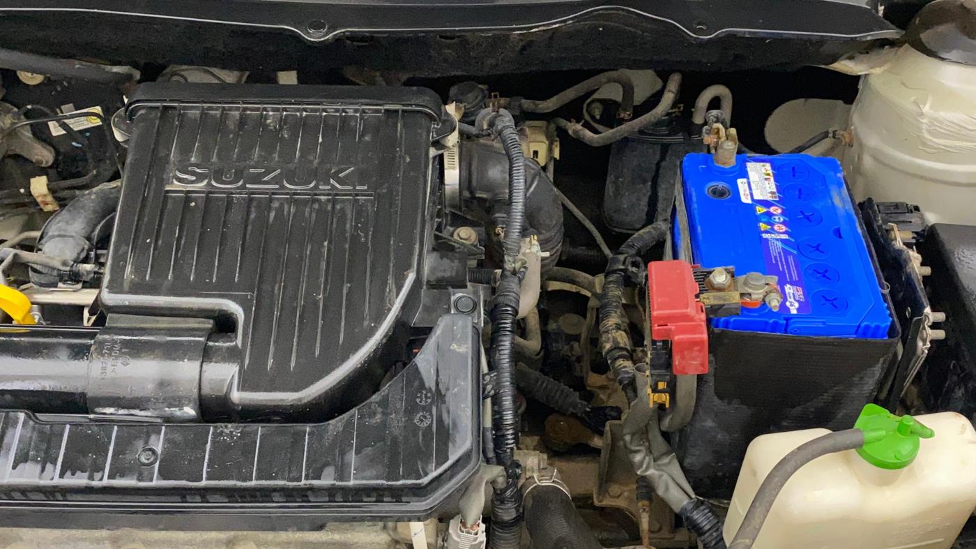 2012 Maruti Swift VXI, Petrol, Manual, 77,465 km, Engine View - Left