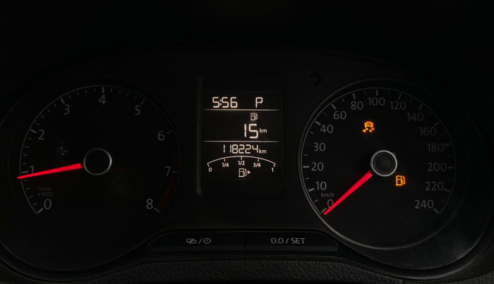 2016 Volkswagen Vento COMFORTLINE 1.2 TSI AT, Petrol, Automatic, 1,18,221 km, Odometer Image
