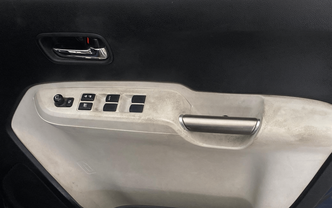 2019 Maruti IGNIS ZETA 1.2, Petrol, Manual, 72,045 km, Driver Side Door Panels Control